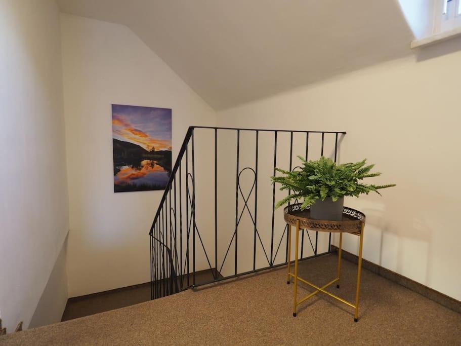Hillside Hideaway Tschoran